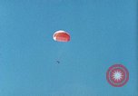 Image ancre flottante et système de récupération pour BQM-34 Firebee bourdon California United States USA, 1971, de la seconde 32 séquences d'archives historiques vidéo 65675067708