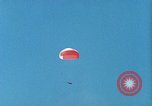 Image ancre flottante et système de récupération pour BQM-34 Firebee bourdon California United States USA, 1971, de la seconde 36 séquences d'archives historiques vidéo 65675067708