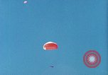 Image ancre flottante et système de récupération pour BQM-34 Firebee bourdon California United States USA, 1971, de la seconde 37 séquences d'archives historiques vidéo 65675067708