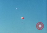 Image ancre flottante et système de récupération pour BQM-34 Firebee bourdon California United States USA, 1971, de la seconde 47 séquences d'archives historiques vidéo 65675067708