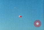 Image ancre flottante et système de récupération pour BQM-34 Firebee bourdon California United States USA, 1971, de la seconde 51 séquences d'archives historiques vidéo 65675067708