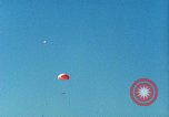 Image ancre flottante et système de récupération pour BQM-34 Firebee bourdon California United States USA, 1971, de la seconde 55 séquences d'archives historiques vidéo 65675067708