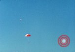 Image ancre flottante et système de récupération pour BQM-34 Firebee bourdon California United States USA, 1971, de la seconde 60 séquences d'archives historiques vidéo 65675067708