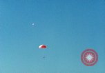 Image ancre flottante et système de récupération pour BQM-34 Firebee bourdon California United States USA, 1971, de la seconde 62 séquences d'archives historiques vidéo 65675067708