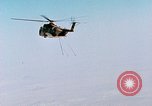 Immagine di BQM-34 F Firebee drone catturati in midair da CH-3 elicottero California United States USA, 1971, secondo 4 filmato di repertorio 65675067711