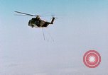 Immagine di BQM-34 F Firebee drone catturati in midair da CH-3 elicottero California United States USA, 1971, secondo 9 filmato di repertorio 65675067711