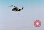 Immagine di BQM-34 F Firebee drone catturati in midair da CH-3 elicottero California United States USA, 1971, secondo 10 filmato di repertorio 65675067711