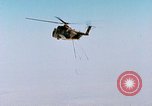 Immagine di BQM-34 F Firebee drone catturati in midair da CH-3 elicottero California United States USA, 1971, secondo 14 filmato di repertorio 65675067711