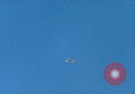 Immagine di BQM-34 F Firebee drone catturati in midair da CH-3 elicottero California United States USA, 1971, secondo 28 filmato di repertorio 65675067711