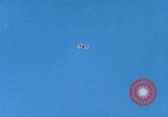 Immagine di BQM-34 F Firebee drone catturati in midair da CH-3 elicottero California United States USA, 1971, secondo 32 filmato di repertorio 65675067711
