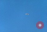 Immagine di BQM-34 F Firebee drone catturati in midair da CH-3 elicottero California United States USA, 1971, secondo 36 filmato di repertorio 65675067711
