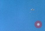 Immagine di BQM-34 F Firebee drone catturati in midair da CH-3 elicottero California United States USA, 1971, secondo 43 filmato di repertorio 65675067711