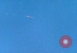 Immagine di BQM-34 F Firebee drone catturati in midair da CH-3 elicottero California United States USA, 1971, secondo 52 filmato di repertorio 65675067711