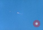 Immagine di BQM-34 F Firebee drone catturati in midair da CH-3 elicottero California United States USA, 1971, secondo 56 filmato di repertorio 65675067711
