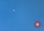 Immagine di BQM-34 F Firebee drone catturati in midair da CH-3 elicottero California United States USA, 1971, secondo 62 filmato di repertorio 65675067711