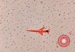 Immagine di CH-3 elicottero recupera BQM-34 F Firebee drone California United States USA, 1971, secondo 30 filmato di repertorio 65675067712