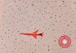 Immagine di CH-3 elicottero recupera BQM-34 F Firebee drone California United States USA, 1971, secondo 31 filmato di repertorio 65675067712