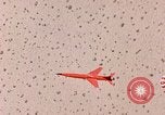 Immagine di CH-3 elicottero recupera BQM-34 F Firebee drone California United States USA, 1971, secondo 58 filmato di repertorio 65675067712