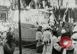 Standbild Mahatma Gandhi aus dem Gefängnis entlassen Indien, 1930, aus Sekunde 4 historischem Filmmaterial Videoclip 65675067731