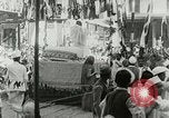 Standbild Mahatma Gandhi aus dem Gefängnis entlassen Indien, 1930, aus Sekunde 10 historischem Filmmaterial Videoclip 65675067731