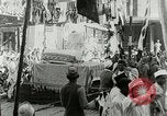 Standbild Mahatma Gandhi aus dem Gefängnis entlassen Indien, 1930, aus Sekunde 15 historischem Filmmaterial Videoclip 65675067731