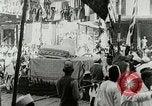 Standbild Mahatma Gandhi aus dem Gefängnis entlassen Indien, 1930, aus Sekunde 16 historischem Filmmaterial Videoclip 65675067731