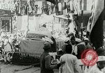 Standbild Mahatma Gandhi aus dem Gefängnis entlassen Indien, 1930, aus Sekunde 17 historischem Filmmaterial Videoclip 65675067731