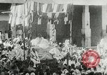 Standbild Mahatma Gandhi aus dem Gefängnis entlassen Indien, 1930, aus Sekunde 25 historischem Filmmaterial Videoclip 65675067731