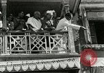 Standbild Mahatma Gandhi aus dem Gefängnis entlassen Indien, 1930, aus Sekunde 52 historischem Filmmaterial Videoclip 65675067731