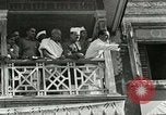 Standbild Mahatma Gandhi aus dem Gefängnis entlassen Indien, 1930, aus Sekunde 56 historischem Filmmaterial Videoclip 65675067731