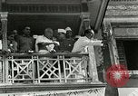 Standbild Mahatma Gandhi aus dem Gefängnis entlassen Indien, 1930, aus Sekunde 60 historischem Filmmaterial Videoclip 65675067731