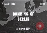 Standbild Bombardierung von Berlin Deutschland, 1944, aus Sekunde 3 historischem Filmmaterial Videoclip 65675067746