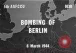 Standbild Bombardierung von Berlin Deutschland, 1944, aus Sekunde 4 historischem Filmmaterial Videoclip 65675067746