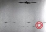 Image Formation Seconde Guerre Mondiale sauts parachutistes Angleterre Royaume-Uni, 1944, de la seconde 17 séquences d'archives historiques vidéo 65675067748