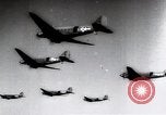 Image Formation Seconde Guerre Mondiale sauts parachutistes Angleterre Royaume-Uni, 1944, de la seconde 39 séquences d'archives historiques vidéo 65675067748
