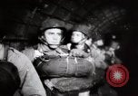 Image Formation Seconde Guerre Mondiale sauts parachutistes Angleterre Royaume-Uni, 1944, de la seconde 48 séquences d'archives historiques vidéo 65675067748