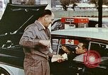 Standbild Mobil-Tankstelle California USA, 1958, aus Sekunde 19 historischem Filmmaterial Videoclip 65675067782
