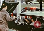 Standbild Mobil-Tankstelle California USA, 1958, aus Sekunde 20 historischem Filmmaterial Videoclip 65675067782