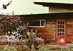 Standbild zeitgenössische kalifornische Vorstadthäuser California USA, 1958, aus Sekunde 35 historischem Filmmaterial Videoclip 65675067784