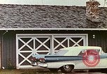 Standbild zeitgenössische kalifornische Vorstadthäuser California USA, 1958, aus Sekunde 46 historischem Filmmaterial Videoclip 65675067784