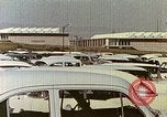 Standbild Produktionswerk von Hewlett Packard Palo Alto California USA, 1958, aus Sekunde 10 historischem Filmmaterial Videoclip 65675067785