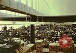 Standbild Produktionswerk von Hewlett Packard Palo Alto California USA, 1958, aus Sekunde 37 historischem Filmmaterial Videoclip 65675067785