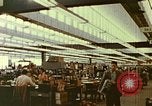 Standbild Produktionswerk von Hewlett Packard Palo Alto California USA, 1958, aus Sekunde 57 historischem Filmmaterial Videoclip 65675067785