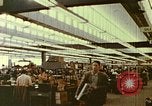 Standbild Produktionswerk von Hewlett Packard Palo Alto California USA, 1958, aus Sekunde 58 historischem Filmmaterial Videoclip 65675067785