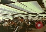 Standbild Produktionswerk von Hewlett Packard Palo Alto California USA, 1958, aus Sekunde 59 historischem Filmmaterial Videoclip 65675067785
