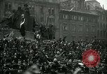Standbild Erstellen der ersten Republik Tschechoslowakei Prag Tschechoslowakei, 1918, aus Sekunde 21 historischem Filmmaterial Videoclip 65675067801