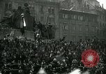 Standbild Erstellen der ersten Republik Tschechoslowakei Prag Tschechoslowakei, 1918, aus Sekunde 22 historischem Filmmaterial Videoclip 65675067801