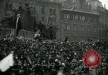 Standbild Erstellen der ersten Republik Tschechoslowakei Prag Tschechoslowakei, 1918, aus Sekunde 24 historischem Filmmaterial Videoclip 65675067801