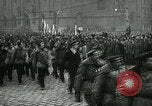 Standbild Erstellen der ersten Republik Tschechoslowakei Prag Tschechoslowakei, 1918, aus Sekunde 56 historischem Filmmaterial Videoclip 65675067801