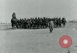 Standbild Arabische Truppen während des Arabischen Revolte Arabien, 1916, aus Sekunde 44 historischem Filmmaterial Videoclip 65675067802